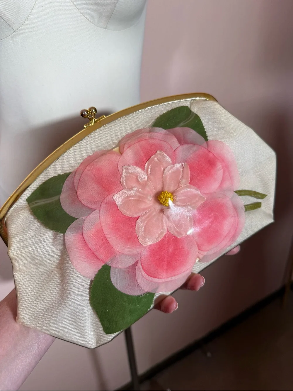 Vintage Cottagecore pink floral gold metal frame kisslock Clutch